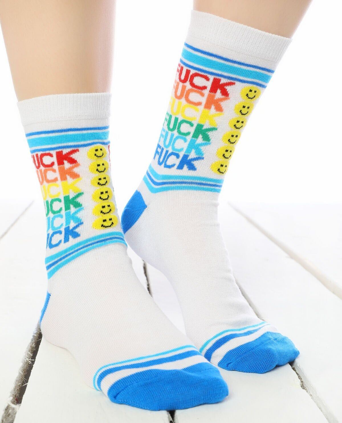 Renkli Yazılı ve Emoji Desenli Soket Çorap