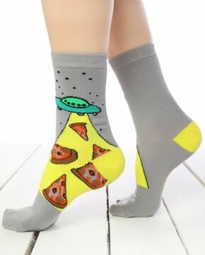 Uçan Pizza Desenli Soket Çorap
