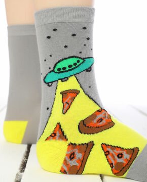 Uçan Pizza Desenli Soket Çorap