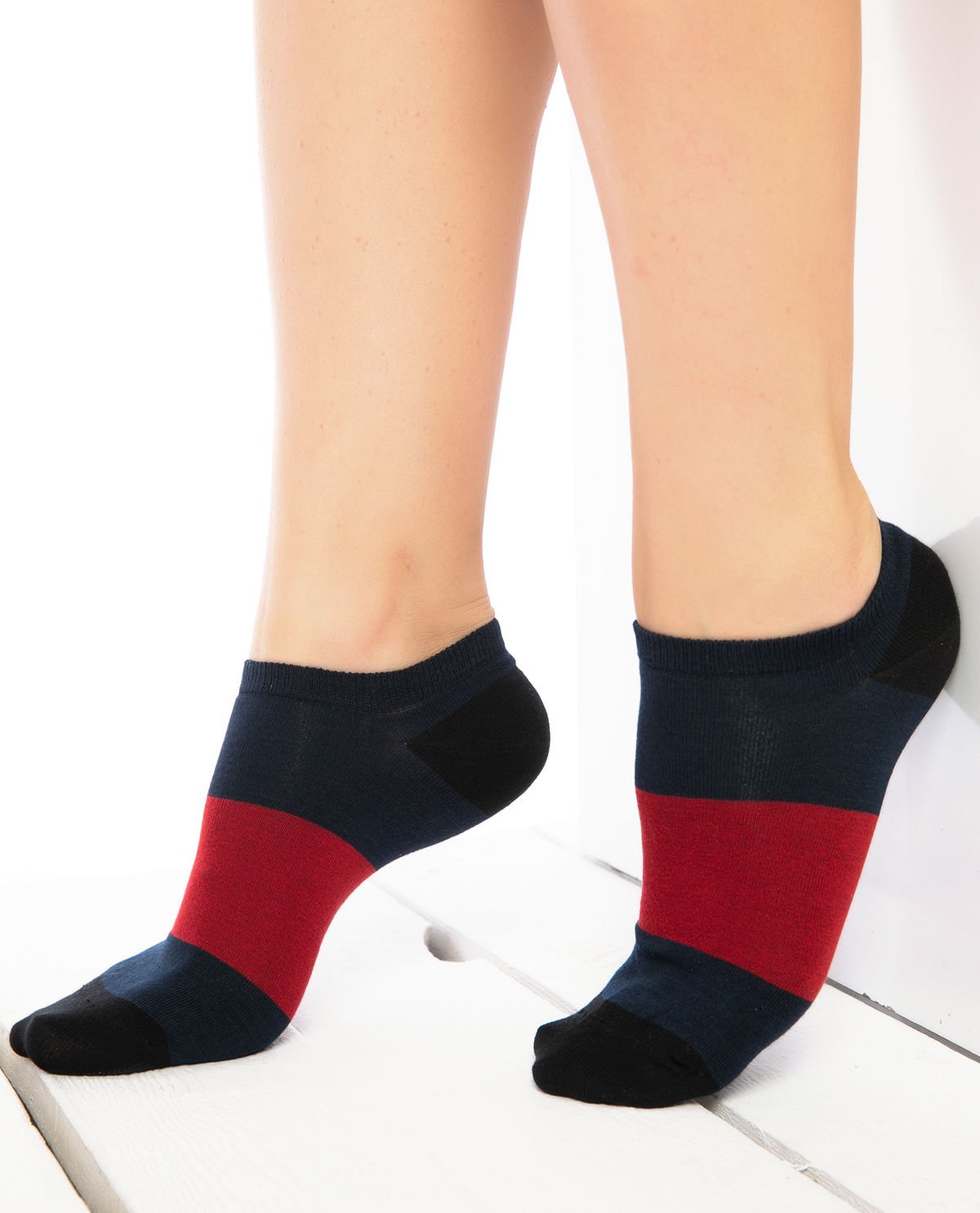 Koyu Gri-Kırmızı Çizgi Detaylı Kısa Soket Çorap