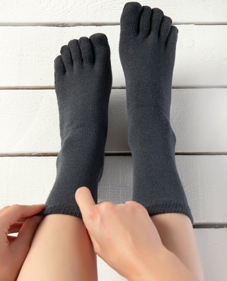 Unisex Bambu Parmaklı Çorap Füme Renk