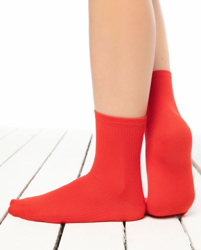Cropt Kırmızı Renk Düz Soket Çorap