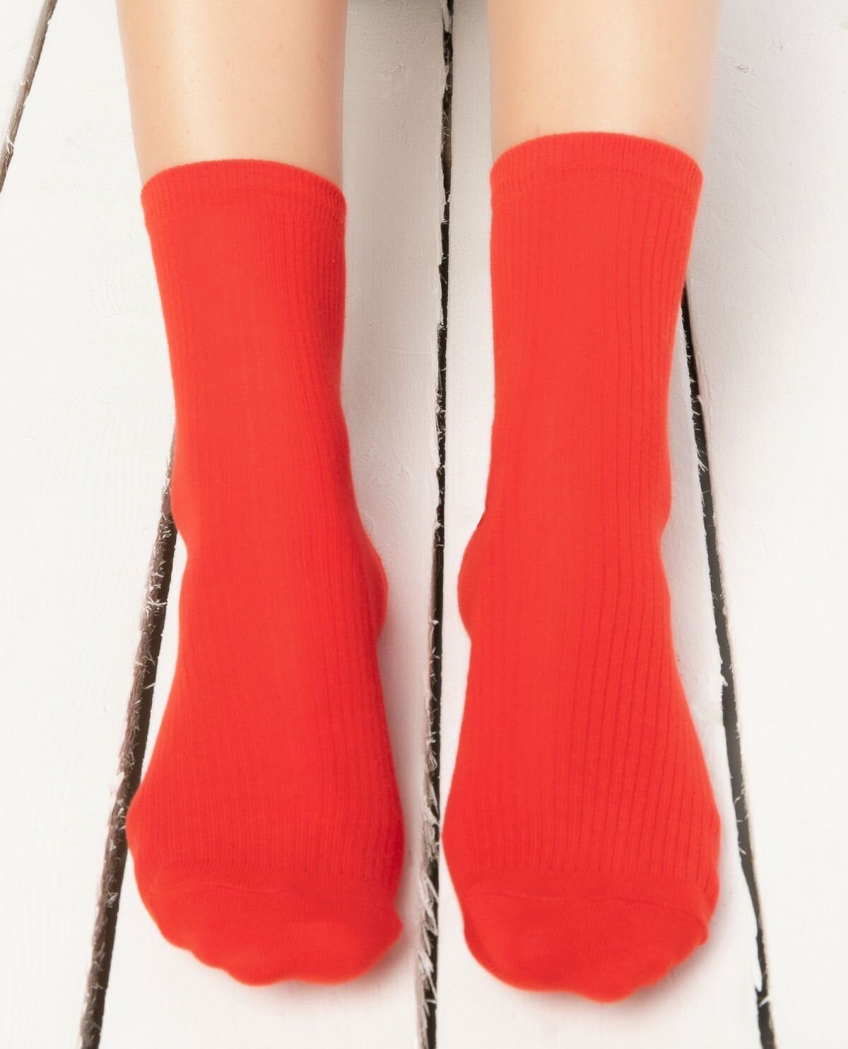 Cropt Kırmızı Renk Düz Soket Çorap