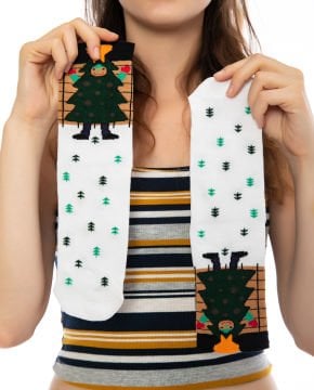 Mutlu Çam Ağacı Desen Soket Çorap