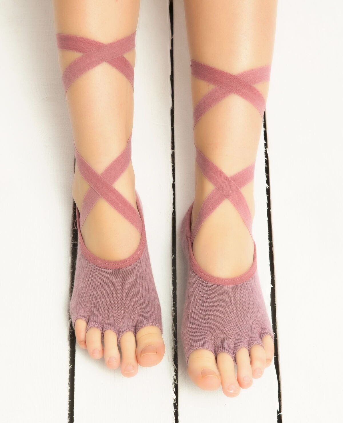 Pilates Çorabı Bağcıklı Kaydırmaz Taban Silikonlu