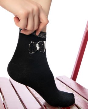 Siyah Renk Fiyonk Desen Soket Çorap