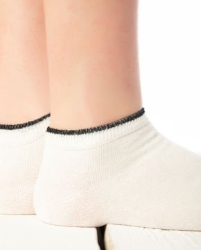 Beyaz Renk Bilek Siyah Detaylı Kısa Soket Çorap