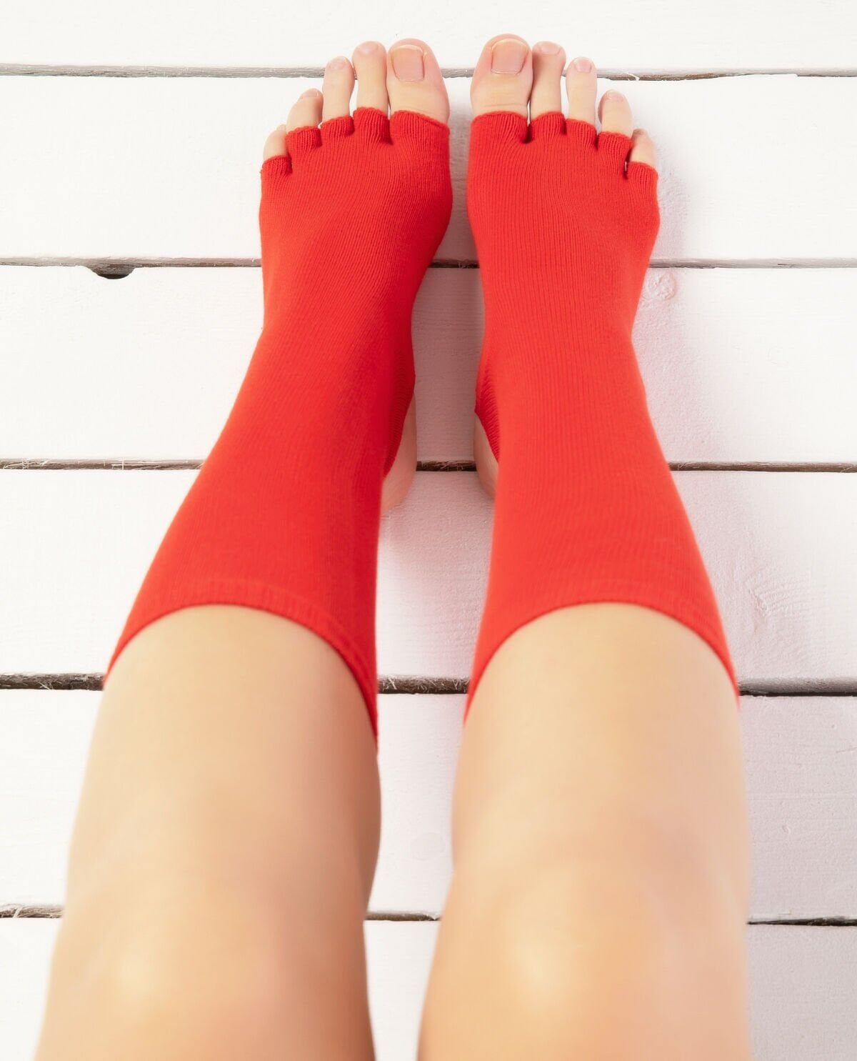 Topuk ve Parmak Açık Kaydırmaz Yoga Çorabı Kırmızı Renk