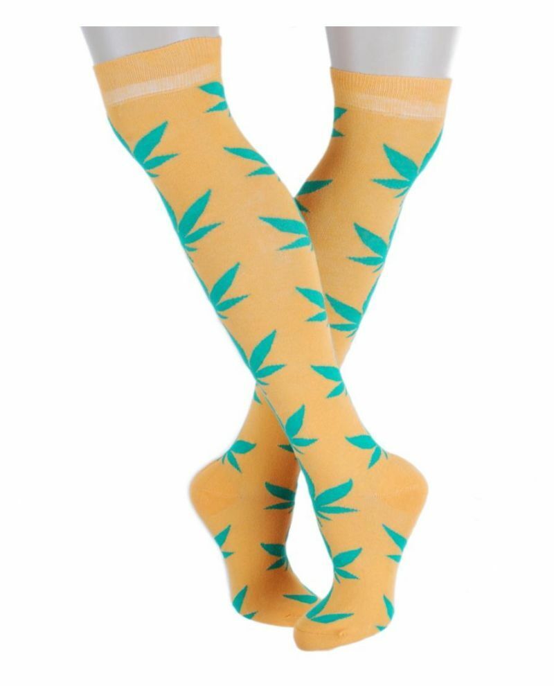 Yeşil Yaprak Desenli Turuncu Renk Dizüstü Çorap