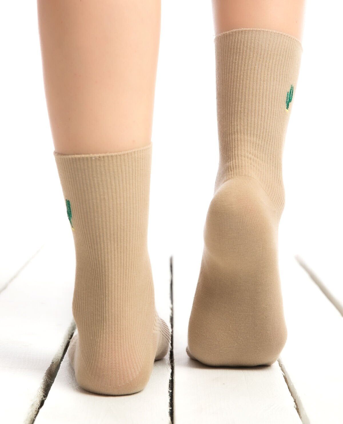 Kaktüs Nakışlı Bej Renk Kadın Soket Çorap
