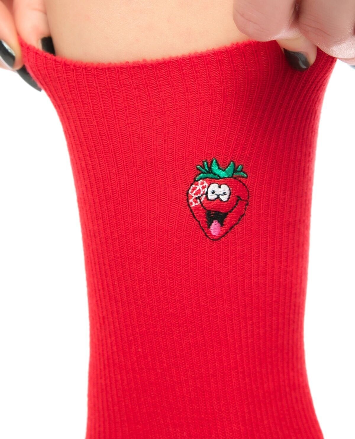 Çilek Nakışlı Kırmızı Renk Kadın Soket Çorap