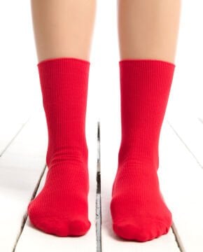 Çilek Nakışlı Kırmızı Renk Kadın Soket Çorap