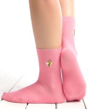 Arı Nakışlı Pembe Renk Kadın Soket Çorap