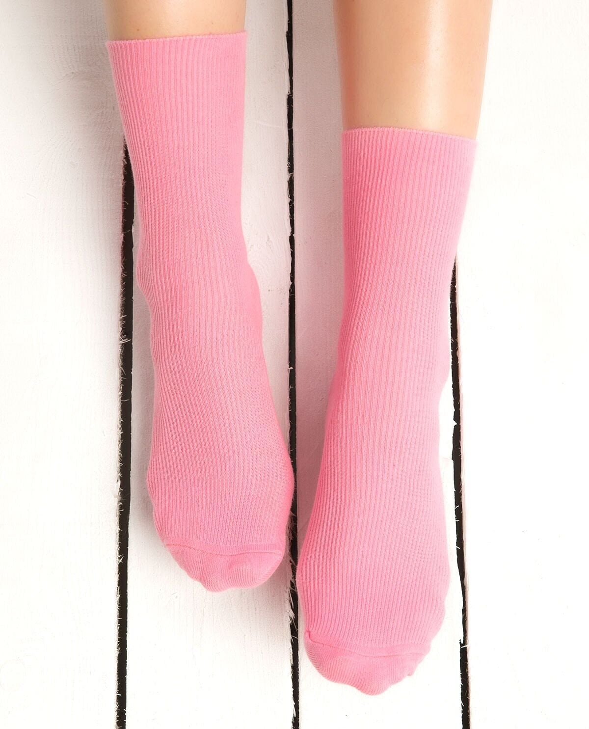 Arı Nakışlı Pembe Renk Kadın Soket Çorap