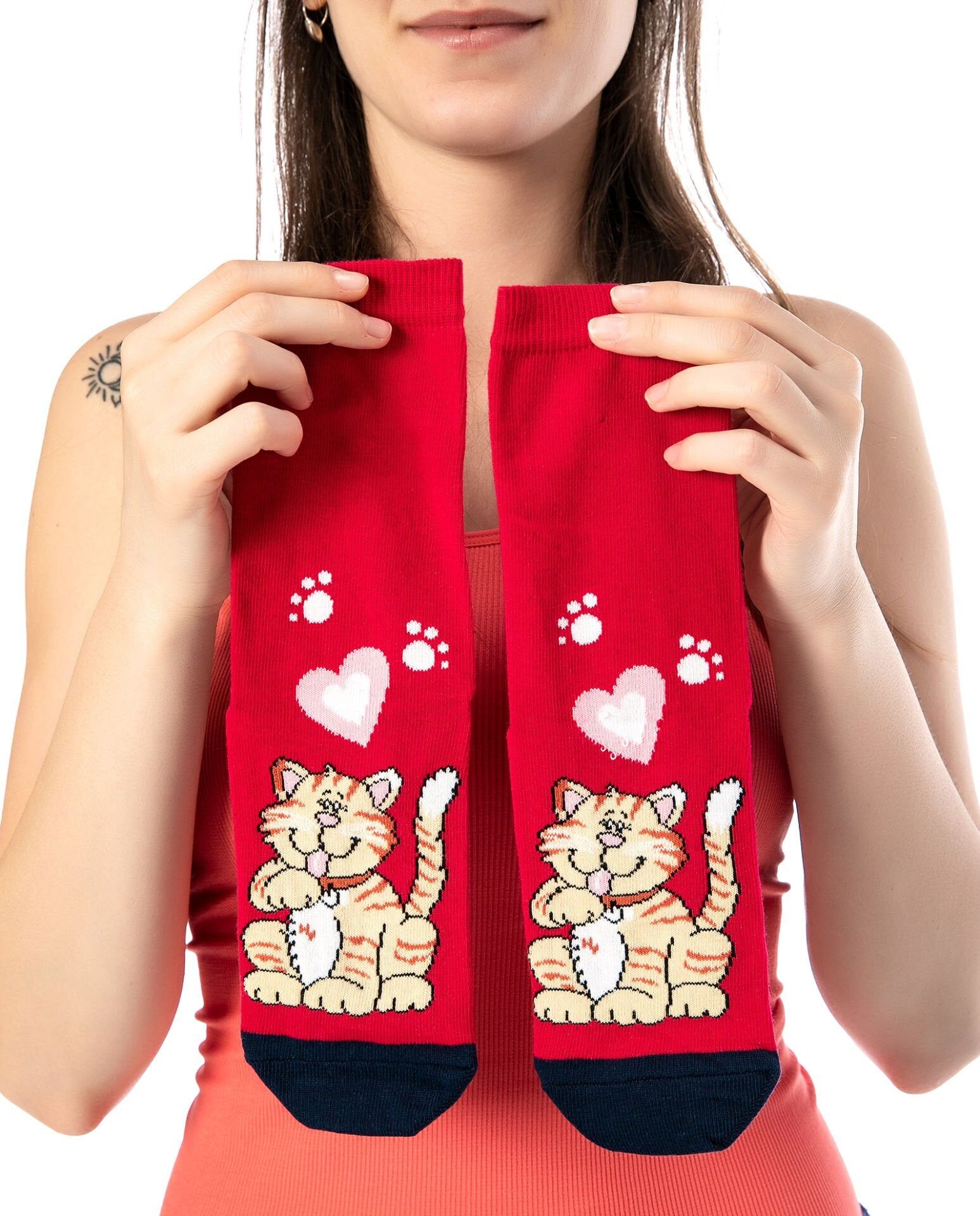 Kırmızı Renk Aşık Kedi Desen Soket Çorap