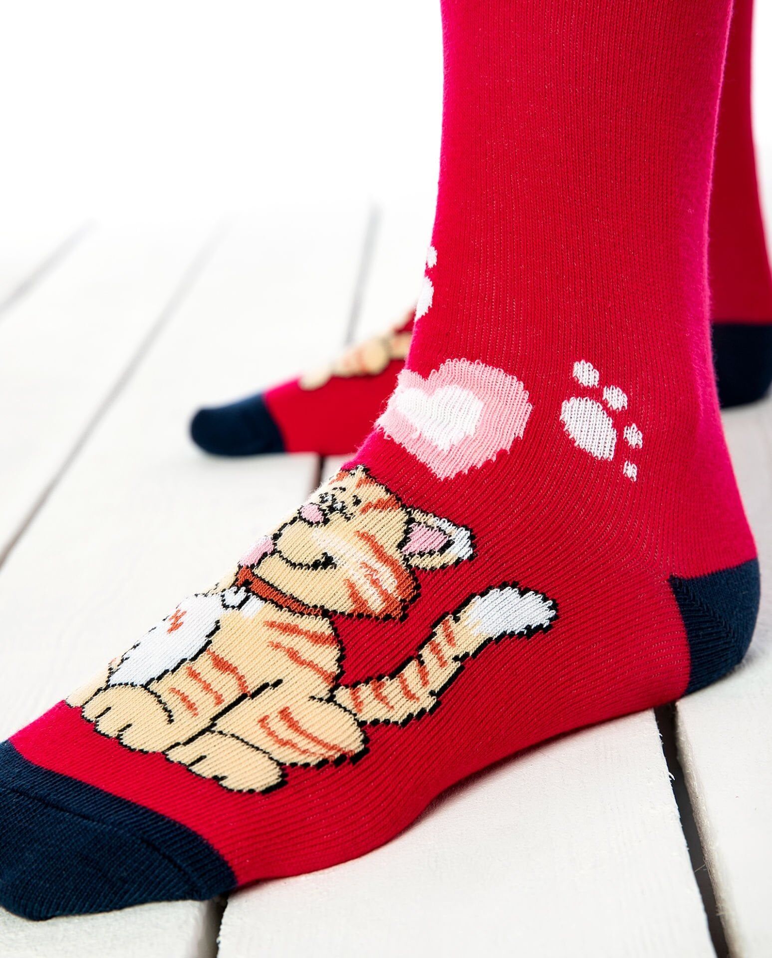 Kırmızı Renk Aşık Kedi Desen Soket Çorap