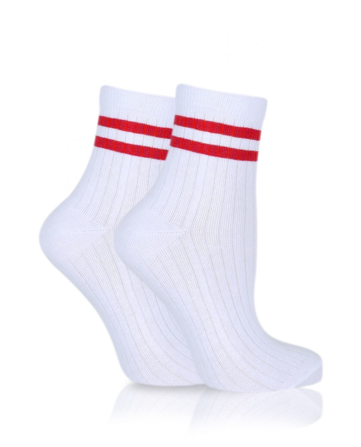 Larisa Beyaz Renk Kırmızı Çizgili Soket Çorap