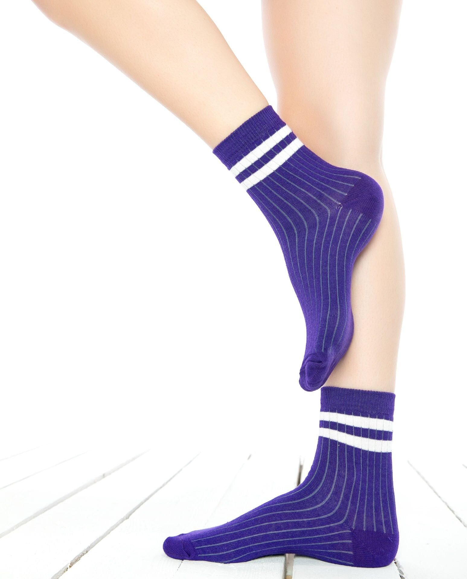 Larisa Mor Renk Beyaz Çizgili Soket Çorap