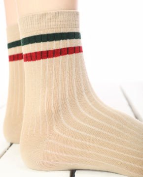 Larisa Bej Renk Yeşil-Kırmızı Çizgili Soket Çorap