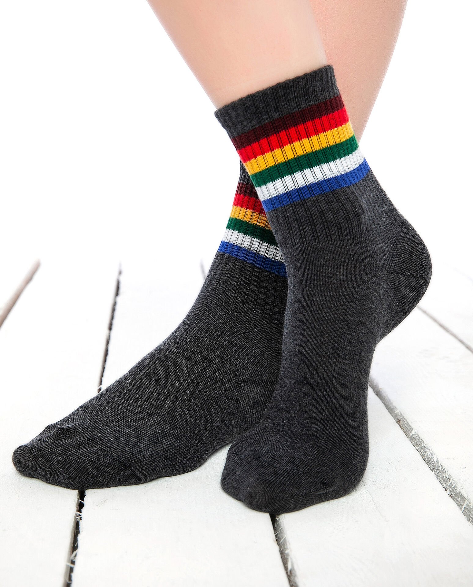 Serena Füme Renk Renkli Çizgili Tenis Çorabı