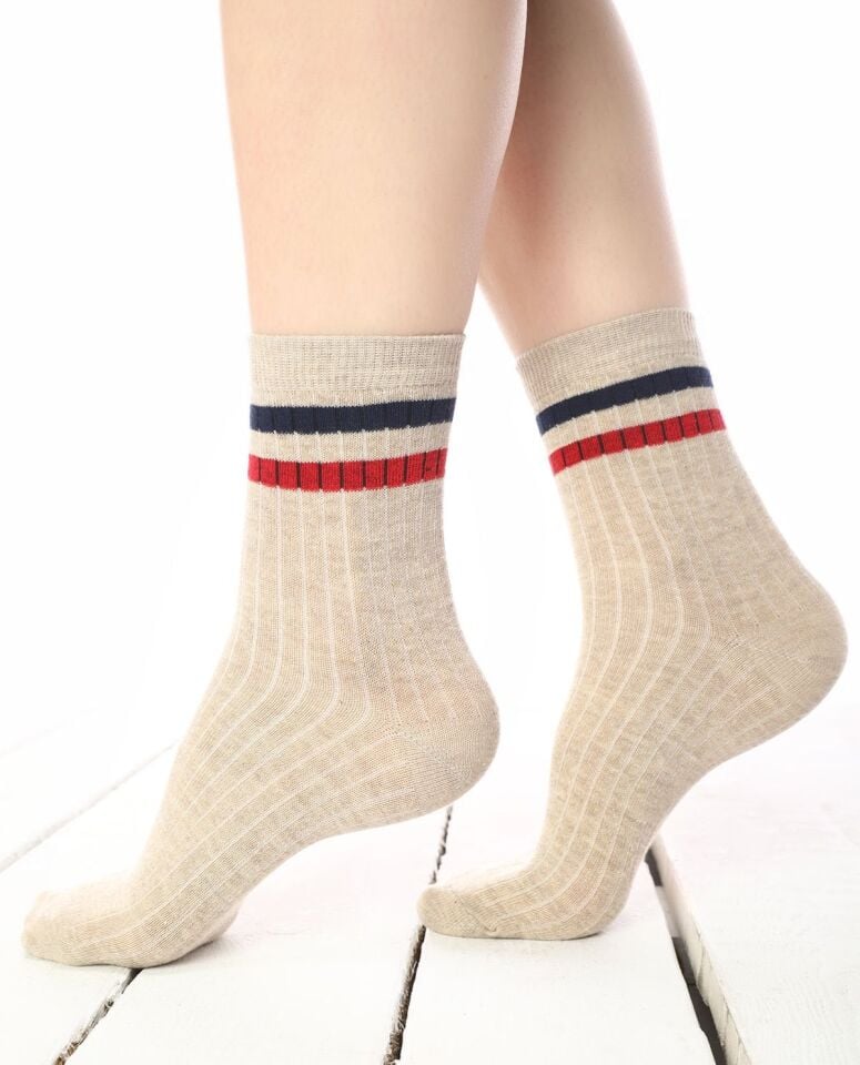 Larisa Bej Renk Kırmızı-Lacivert Çizgili Soket Çorap