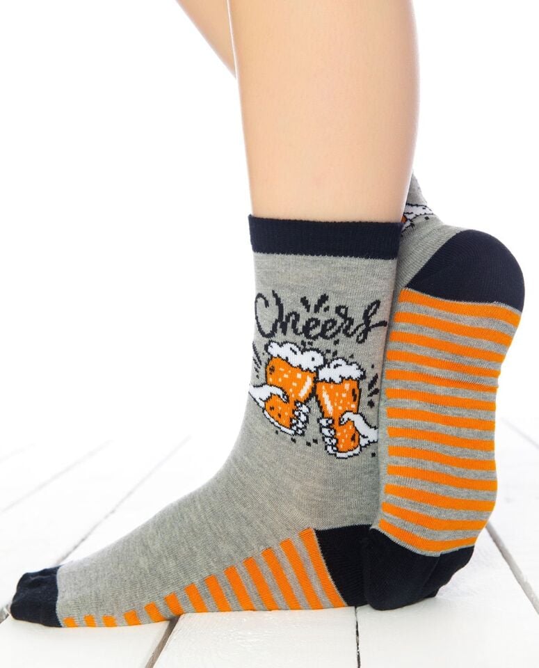 Cheers! Yazılı Ve Bira Kadehi Desenli Soket Çorap