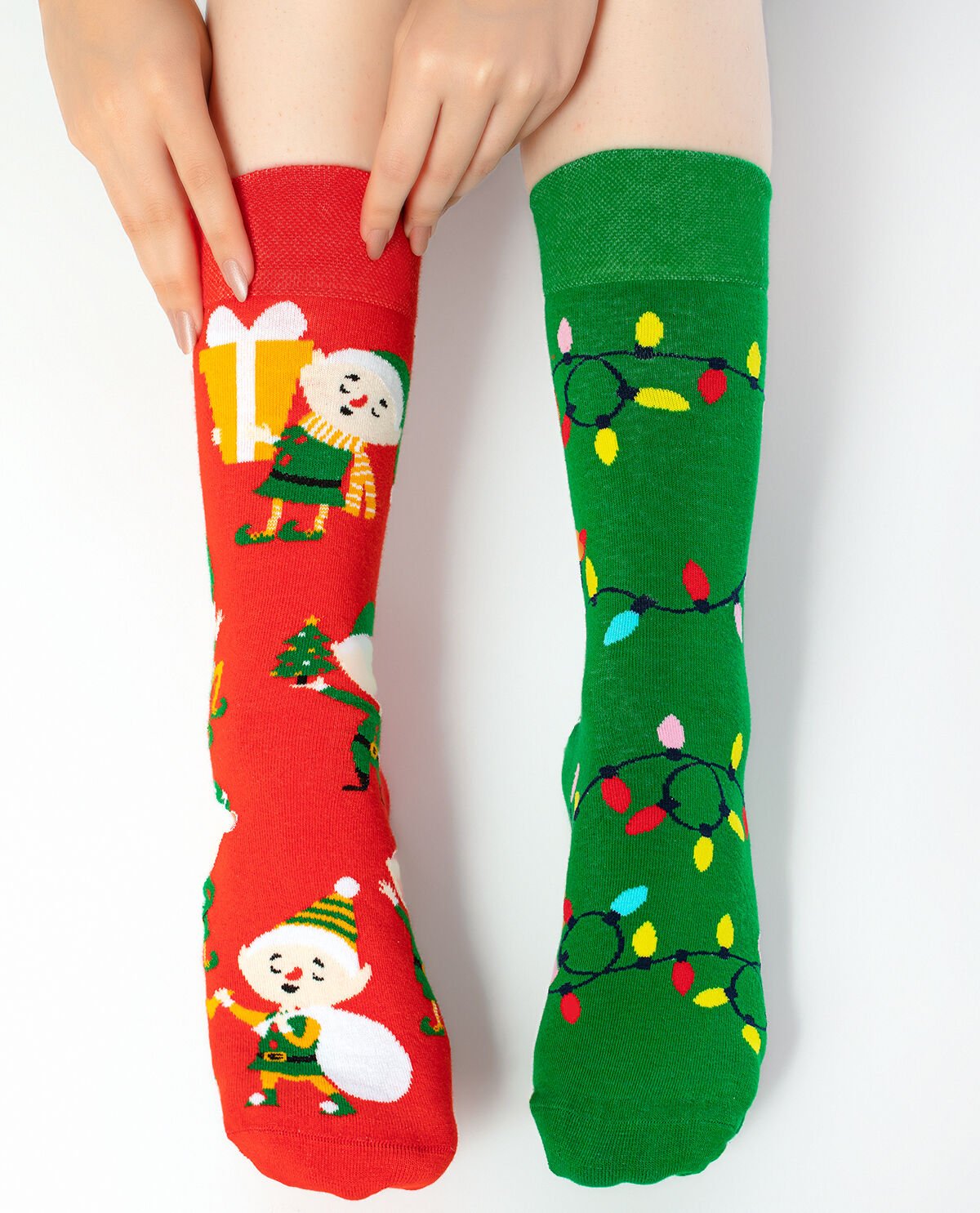 Noel Baba ve Yılbaşı Süsleri Desenli Unisex Soket Çorap