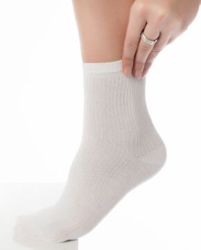 Cropt Beyaz Düz Soket Çorap