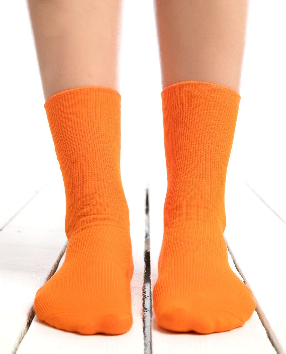 Havuç Nakışlı Turuncu Renk Kadın Soket Çorap