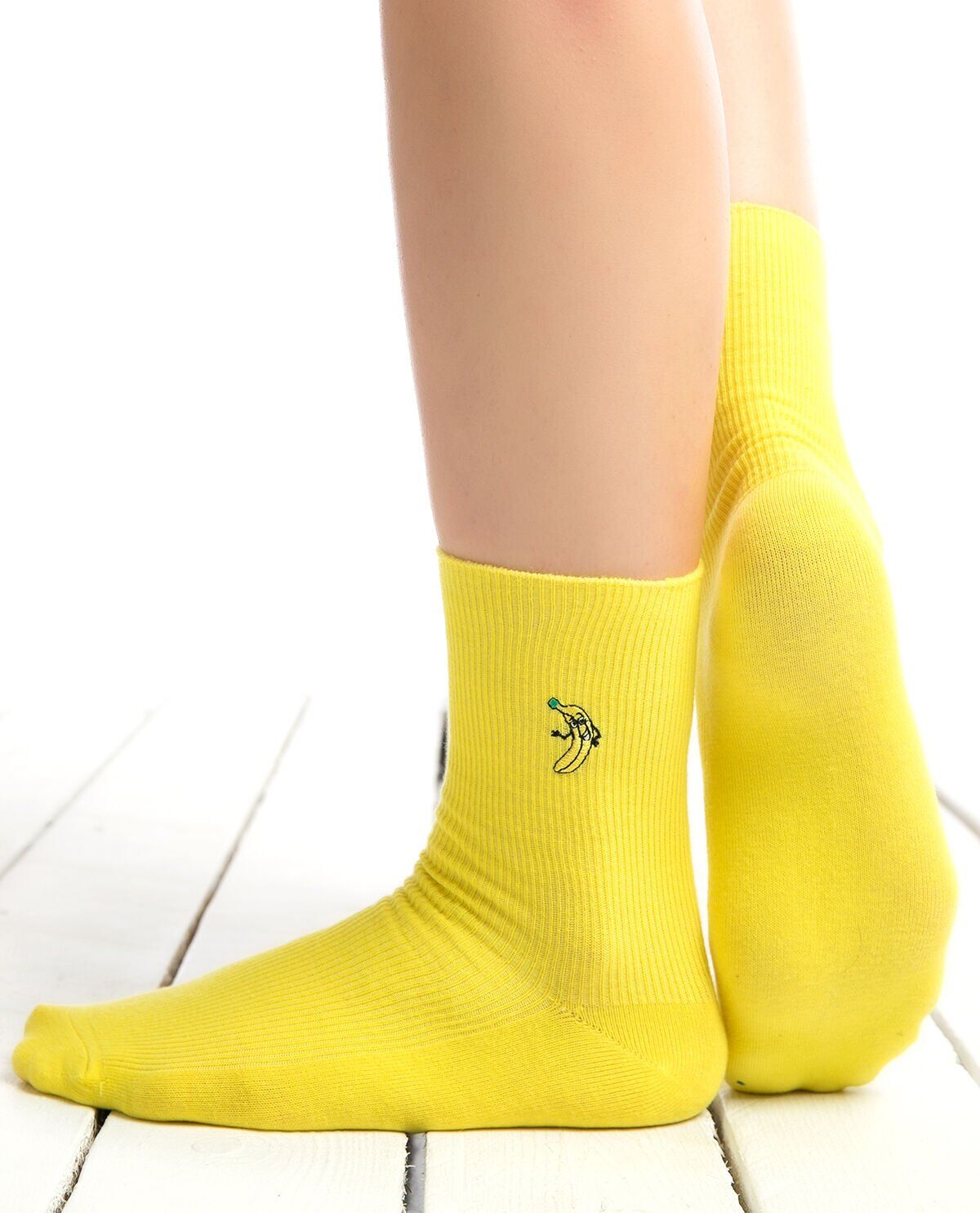 Muz Nakış ve Desenli Sevgili Soket Çorabı