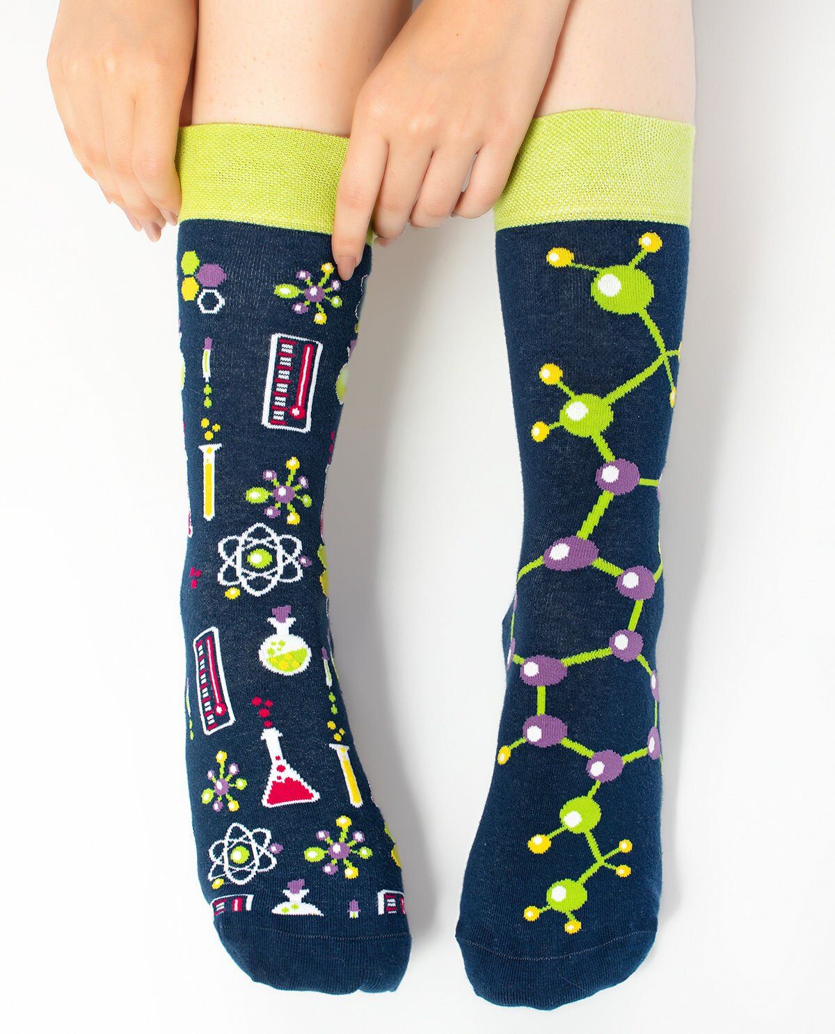 Kimya ve Molekül Desenli Çift Çorapları