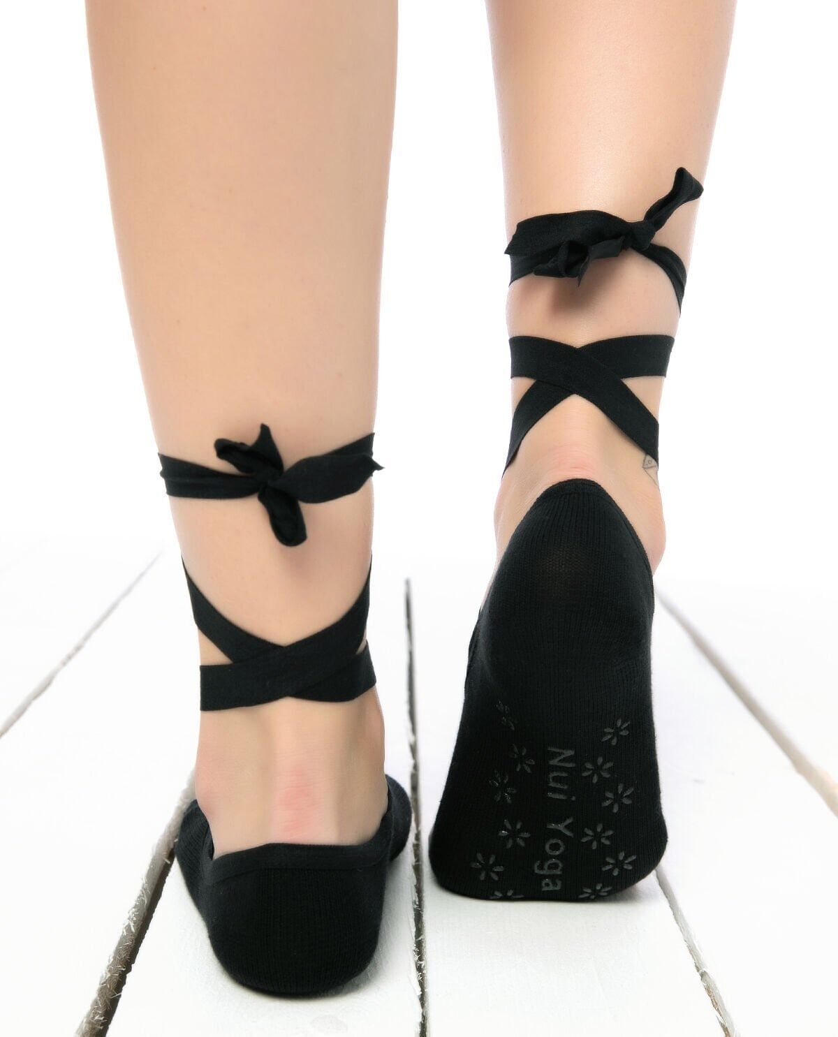 Parmaksız Yoga Çorabı Bağcıklı Kaymaz Taban Silikonlu