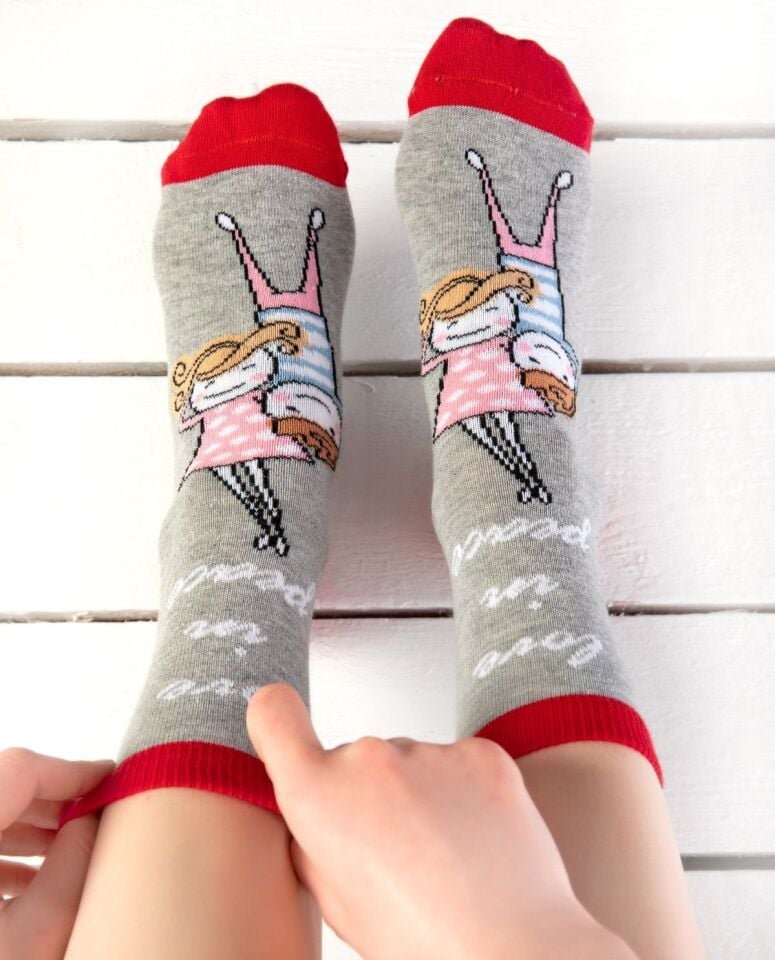 Love in Peace Yazılı Gri Renk Soket Çorap