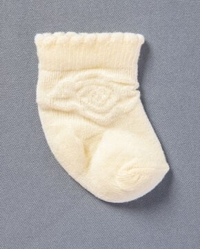 Kabartma Gül Desenli Kız Bebek Çorabı 3lü Paket