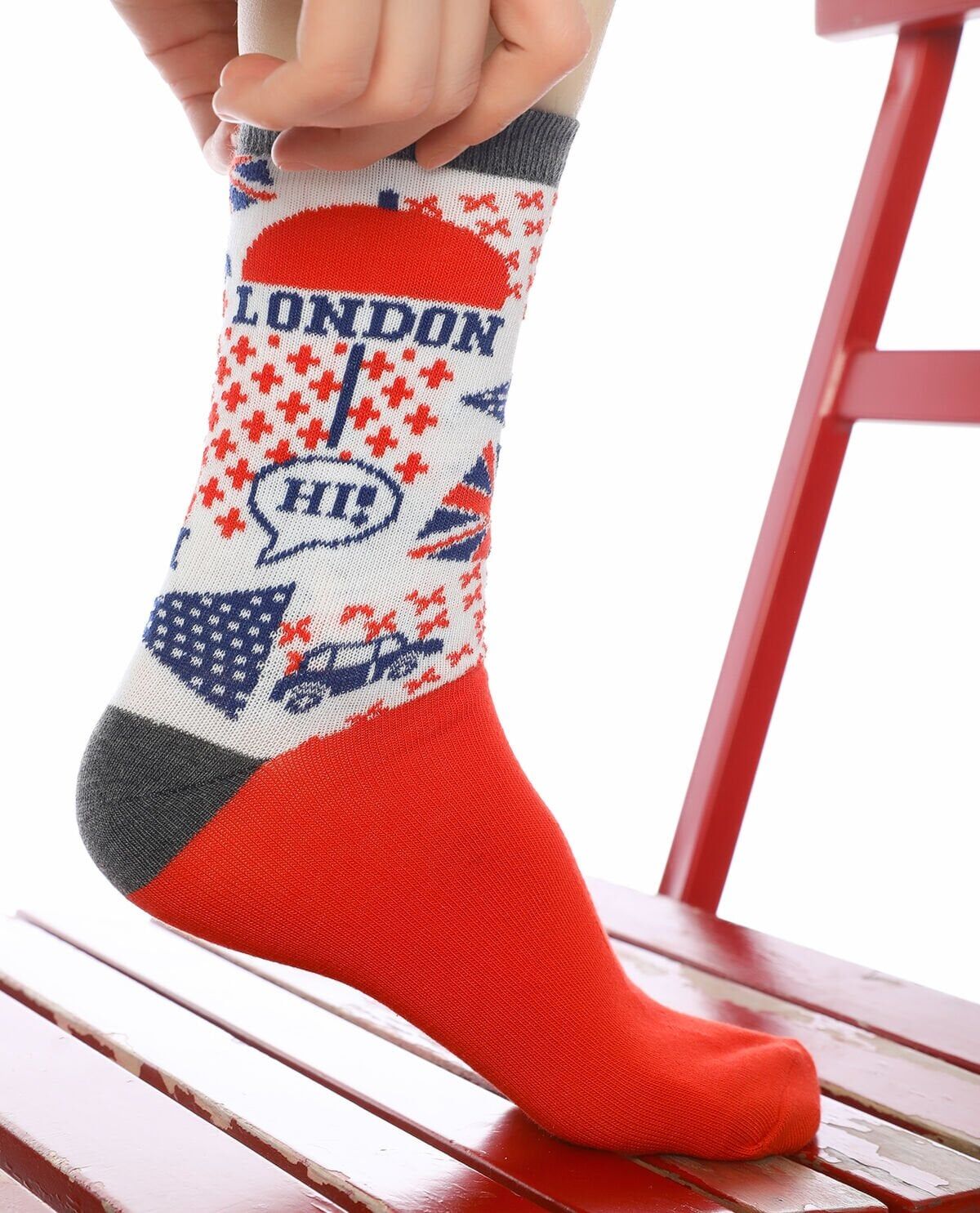 Hi! London Yazılı Şemşiye Desenli Soket Çorap