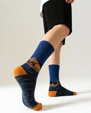 Dağ ve Çadır Desenli Erkek Soket Çorap