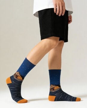 Dağ ve Çadır Desenli Erkek Soket Çorap