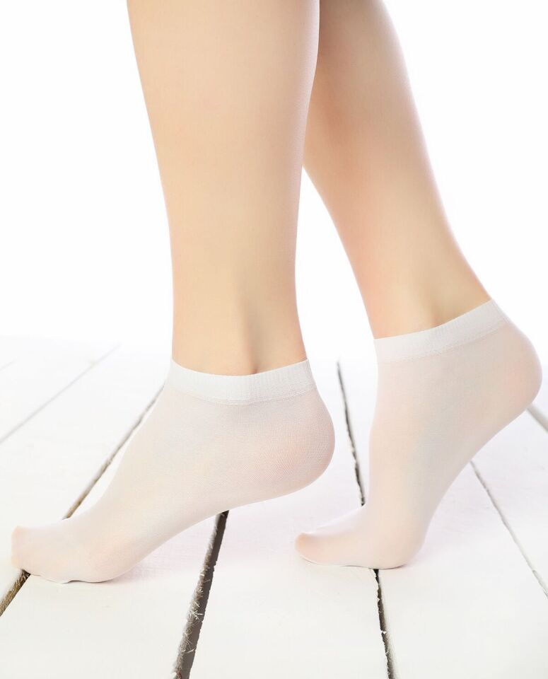 Beyaz Renk Kadın Kısa Soket Çorap