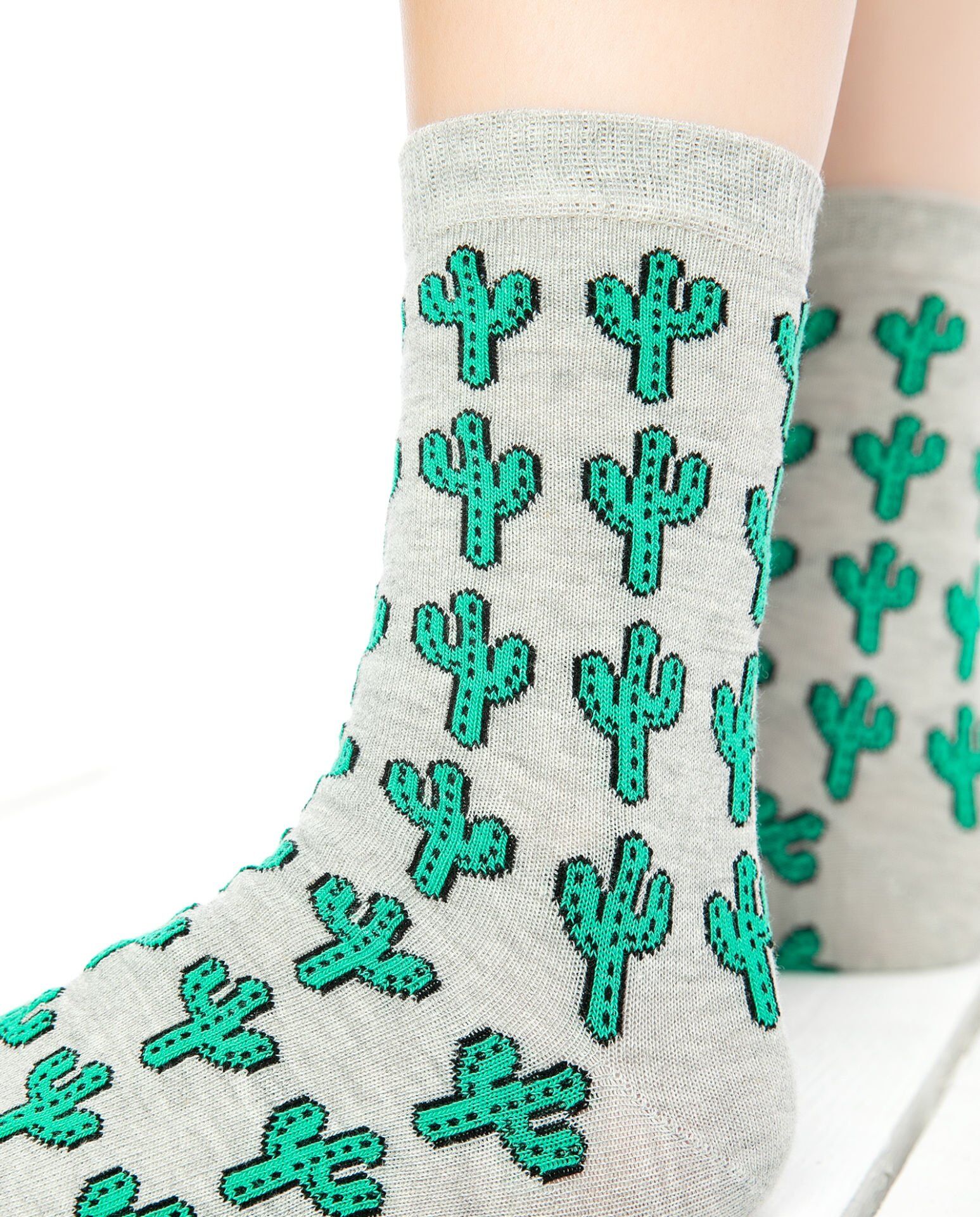Yeşil Kaktüs Desenli Çorap