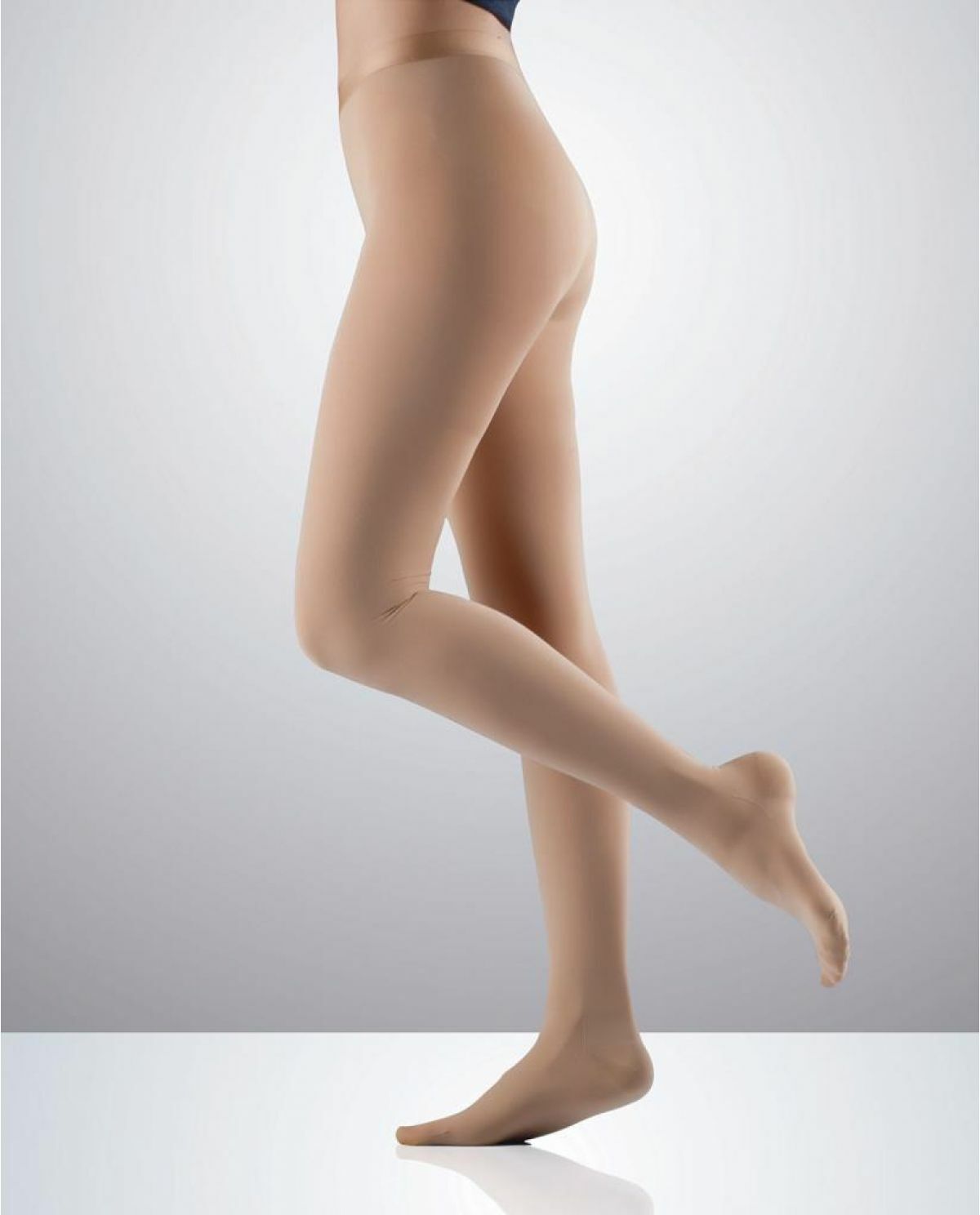 Klas2 Külotlu Kapalı Burun Varis Çorabı Ten Rengi