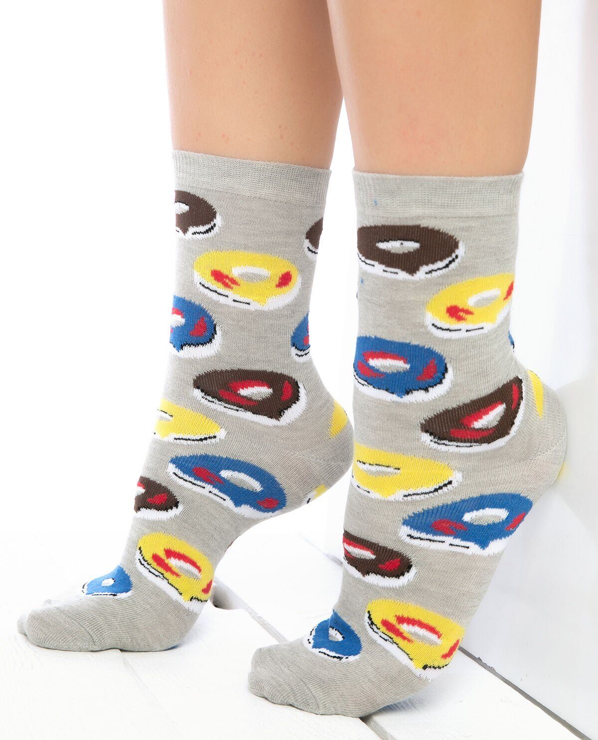 Gri Renk Donut Kurabiye Desen Soket Çorap