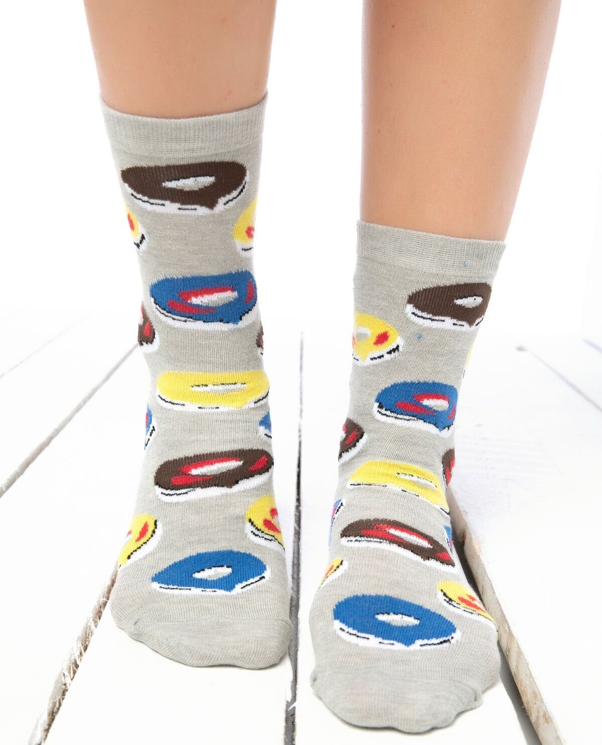 Gri Renk Donut Kurabiye Desen Soket Çorap