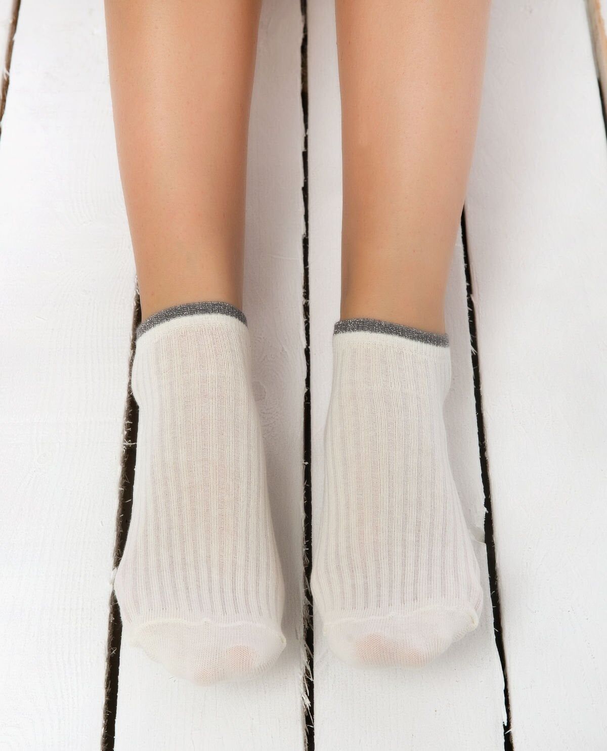 Ekru Renk Bilek Sim Detaylı Kısa Soket Çorap