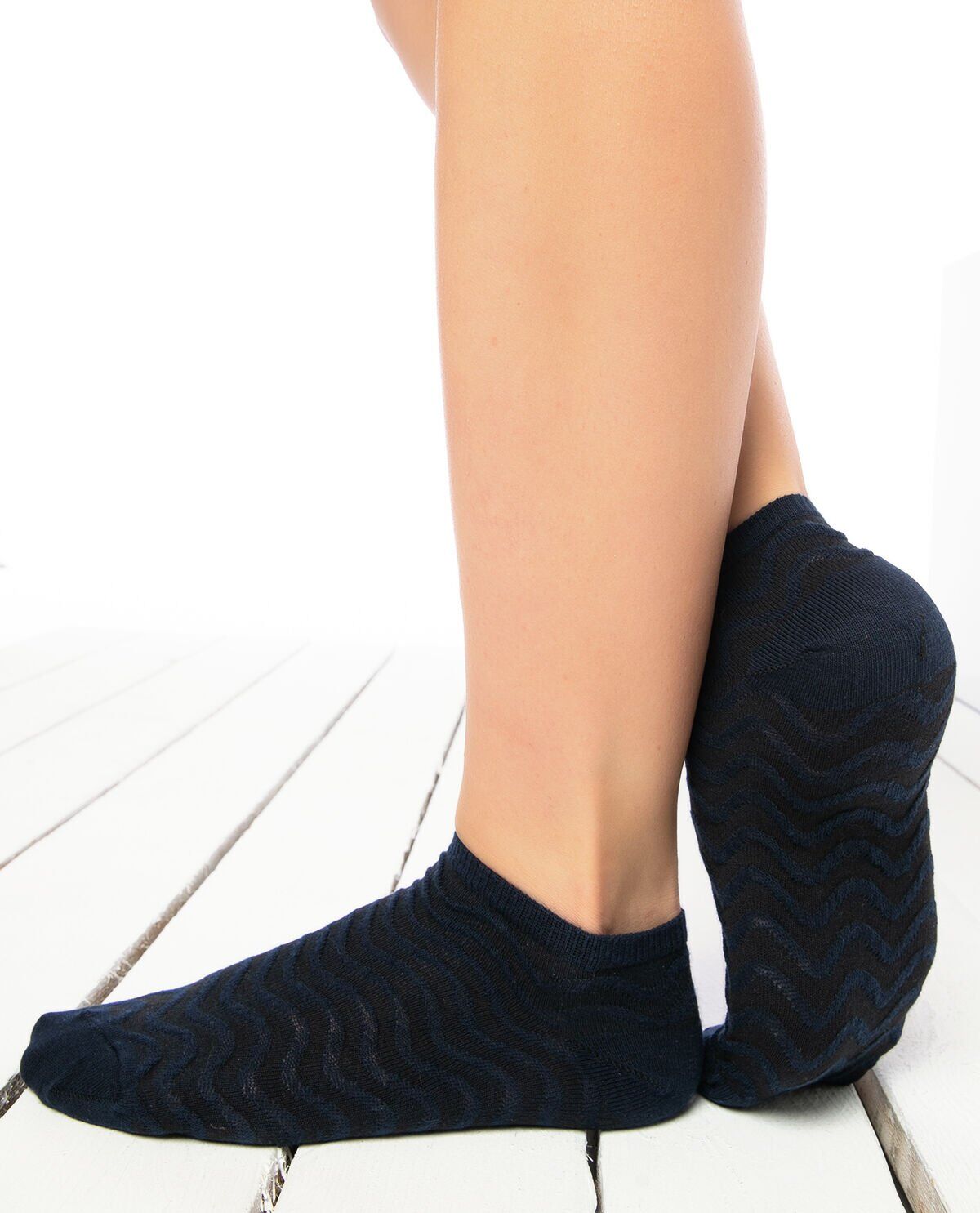 Lacivert Kabartma Desen Kısa Soket Çorap