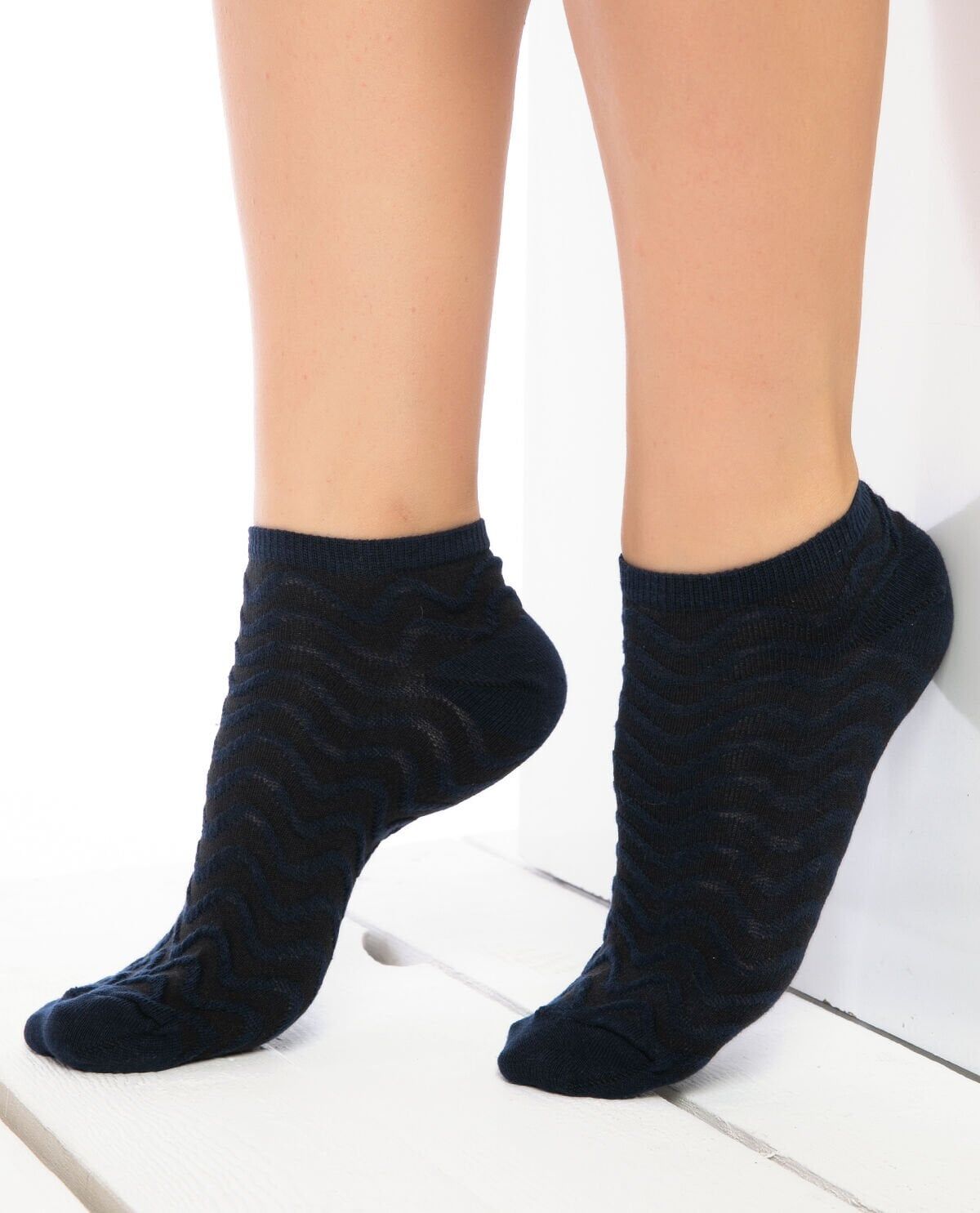Lacivert Kabartma Desen Kısa Soket Çorap