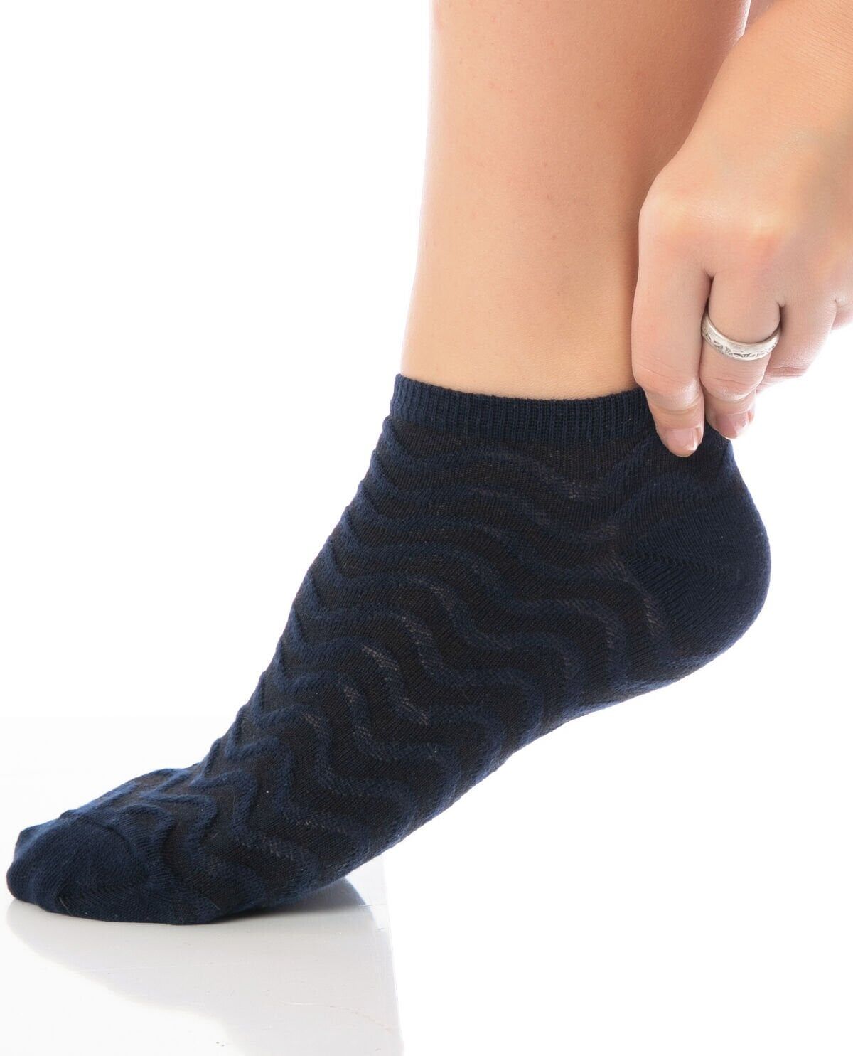 Lacivert Kabartma Desen Kısa Soket Çorap