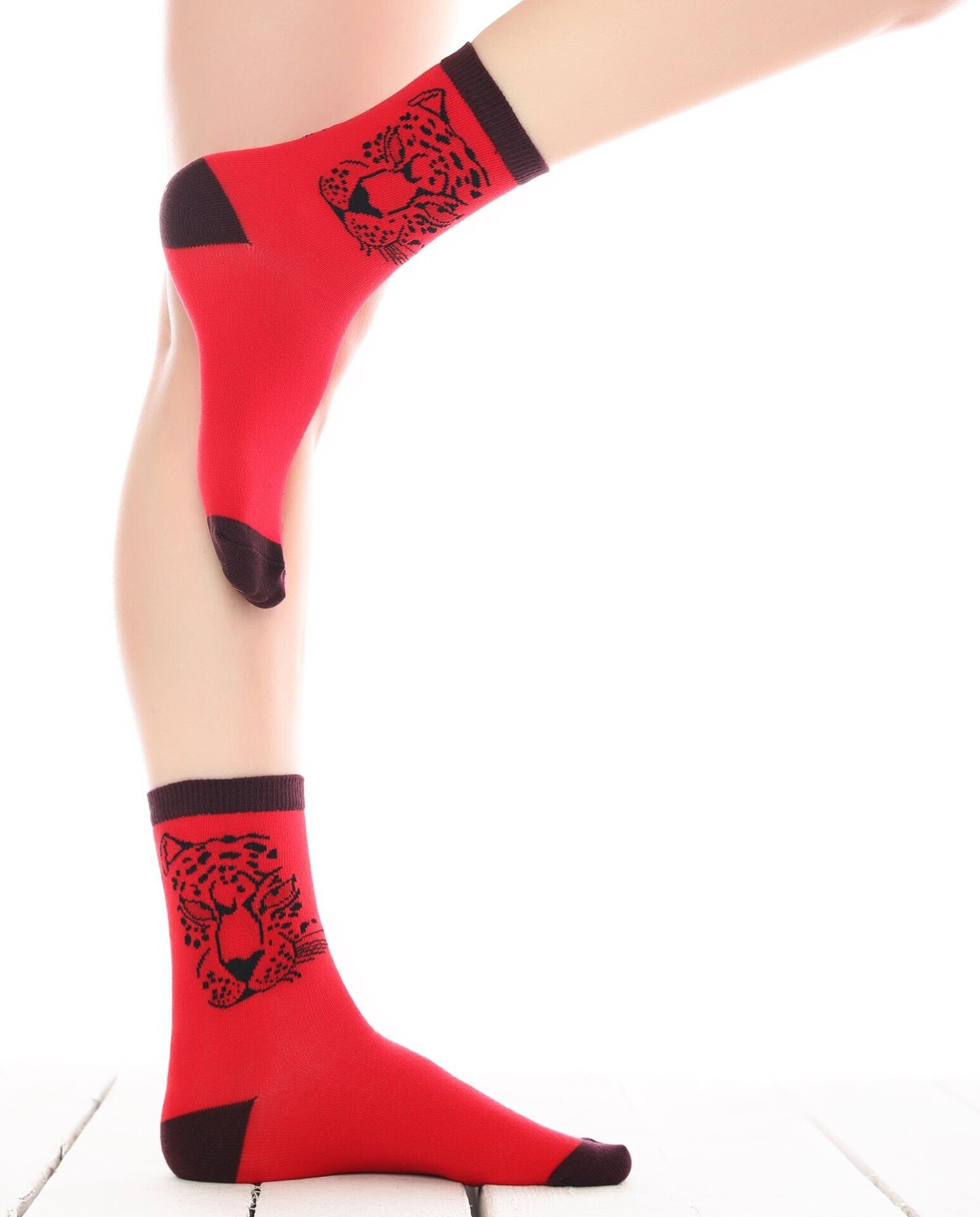 Kaplan Desen Kırmızı Soket Çorap