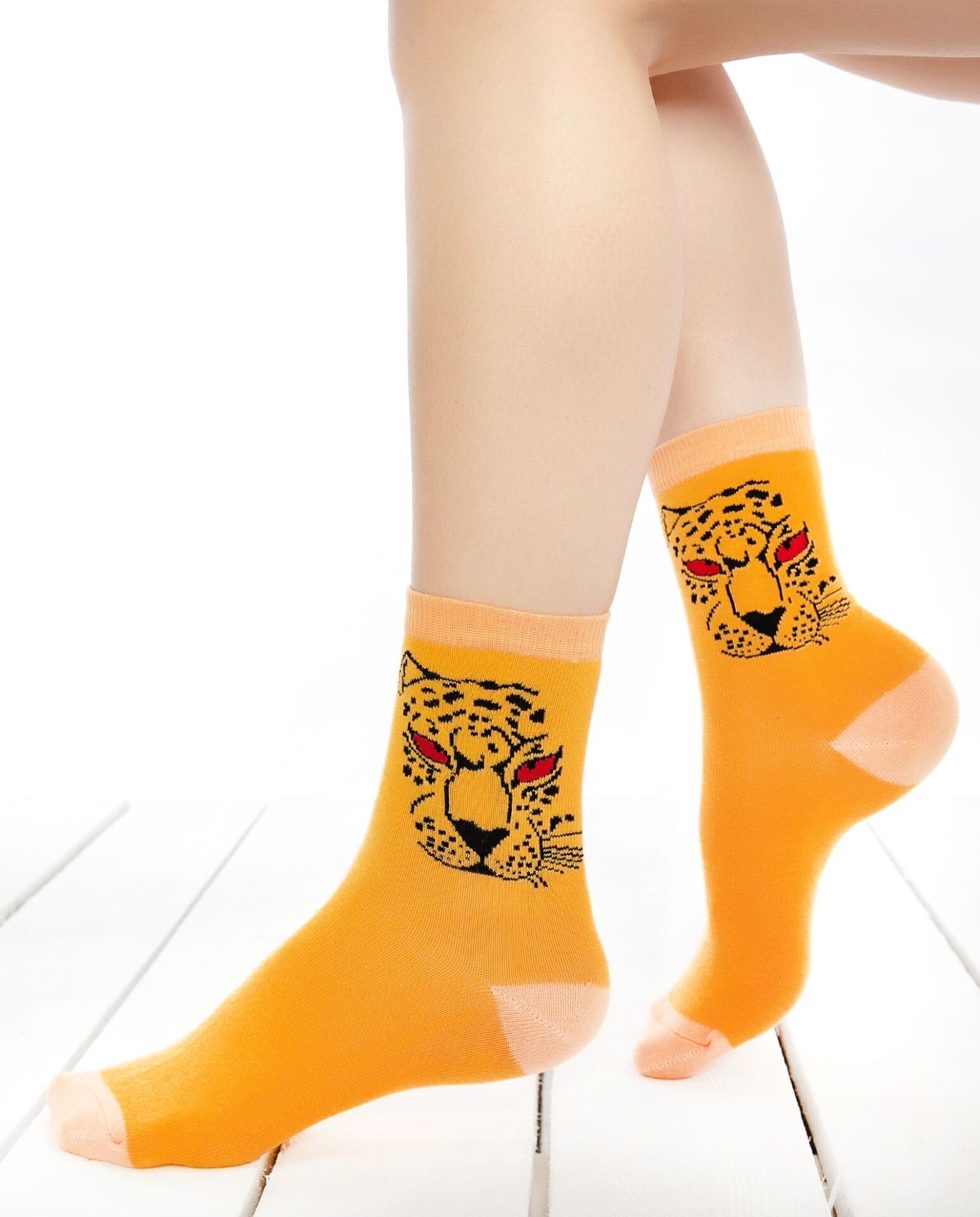 Kaplan Desen Turuncu Soket Çorap