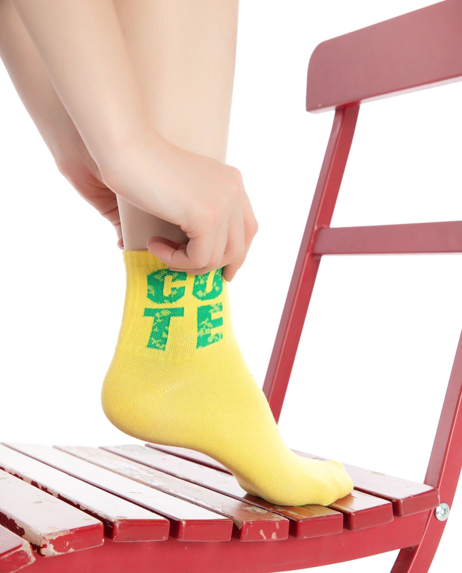 Sarı Renk Yeşil Cute Yazılı Soket Çorap