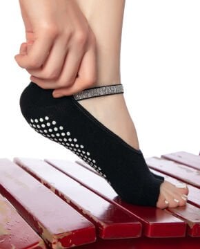 Simli Lastik Destekli Kaymaz Parmak Babet Çorap